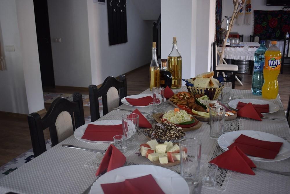 Pensiunea Vasilica Ceterasu Onceşti Exterior foto